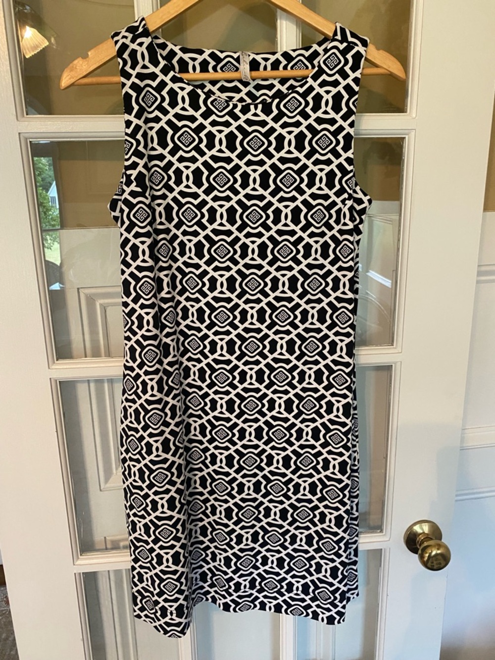 Lulu-B Black and White Geometric Sleeveless Shift